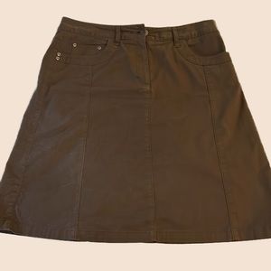 Talbots Size 12 canvas skirt skirt in chocolate brown.